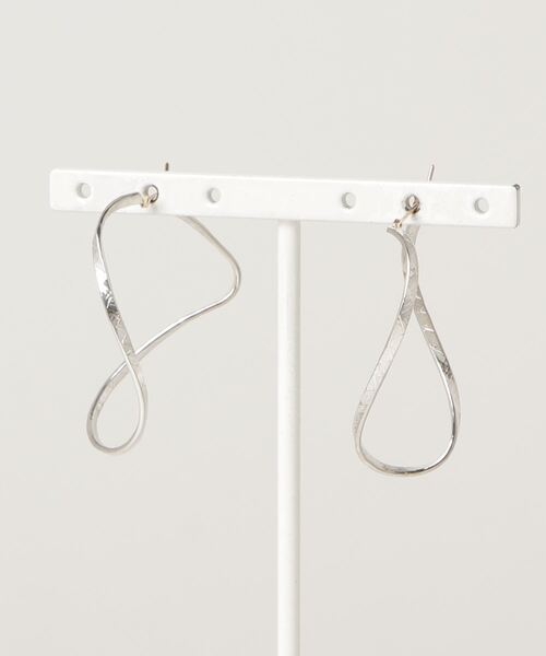 agete（アガット）の「SVピアス（ピアス（両耳用）・レディース・シルバー・FREE）」の3枚目の写真