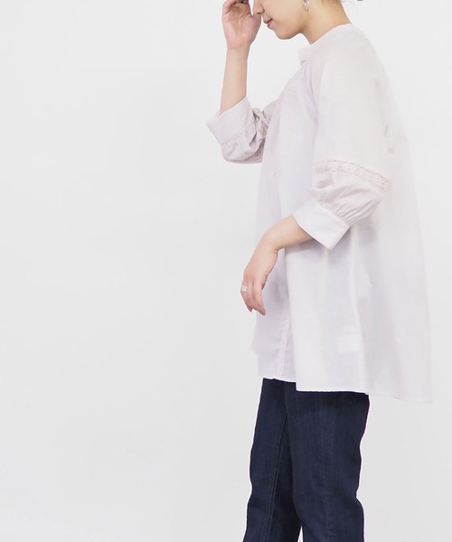 Riberry(リベリー)の「レースギャザーブラウス(シャツ/ブラウス・レディース・ブラック/オフホワイト/グレイッシュベージュ・MEDIUM)」の8枚目の写真