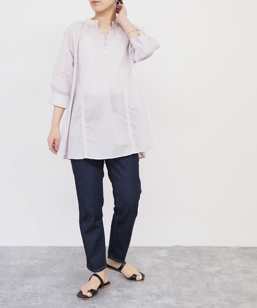 Riberry(リベリー)の「レースギャザーブラウス(シャツ/ブラウス・レディース・ブラック/オフホワイト/グレイッシュベージュ・MEDIUM)」の6枚目の写真