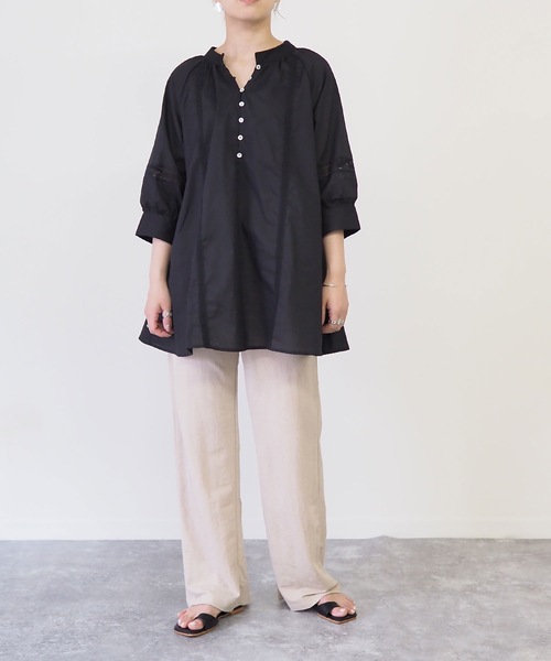 Riberry(リベリー)の「レースギャザーブラウス(シャツ/ブラウス・レディース・ブラック/オフホワイト/グレイッシュベージュ・MEDIUM)」の20枚目の写真