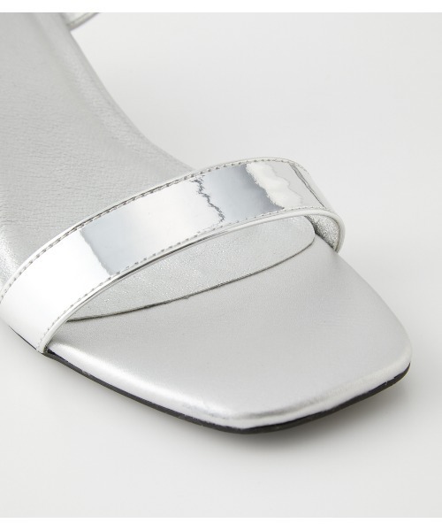 AZUL by moussy（アズールバイマウジー）の「NARROW STRAP SANDALS/ナローストラップサンダル（サンダル・レディース・ブラック/カーキ/シルバー・SMALL/MEDIUM/LARGE）」の14枚目の写真