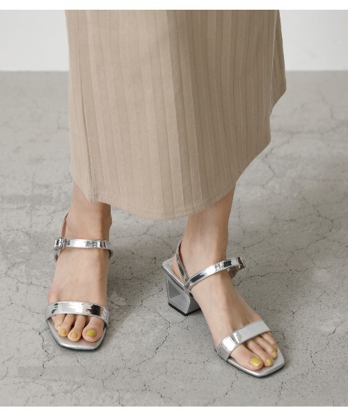 AZUL by moussy（アズールバイマウジー）の「NARROW STRAP SANDALS/ナローストラップサンダル（サンダル・レディース・ブラック/カーキ/シルバー・SMALL/MEDIUM/LARGE）」の22枚目の写真