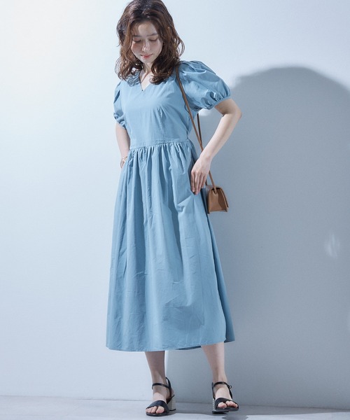 toucher du brise（トゥシェドブリーズ）の「ミドル丈パフスリーブボリュームコットンワンピース（ワンピース・レディース・ホワイト/ブラック/イエロー/ブルー・M）」の4枚目の写真