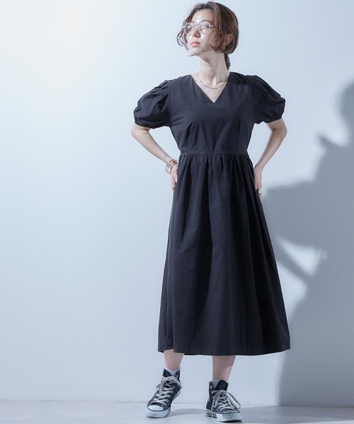 toucher du brise（トゥシェドブリーズ）の「ミドル丈パフスリーブボリュームコットンワンピース（ワンピース・レディース・ホワイト/ブラック/イエロー/ブルー・M）」の3枚目の写真