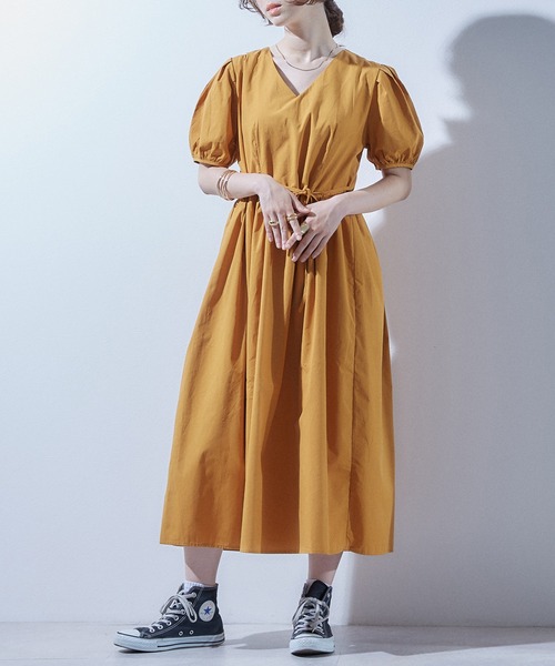 toucher du brise（トゥシェドブリーズ）の「ミドル丈パフスリーブボリュームコットンワンピース（ワンピース・レディース・ホワイト/ブラック/イエロー/ブルー・M）」の5枚目の写真