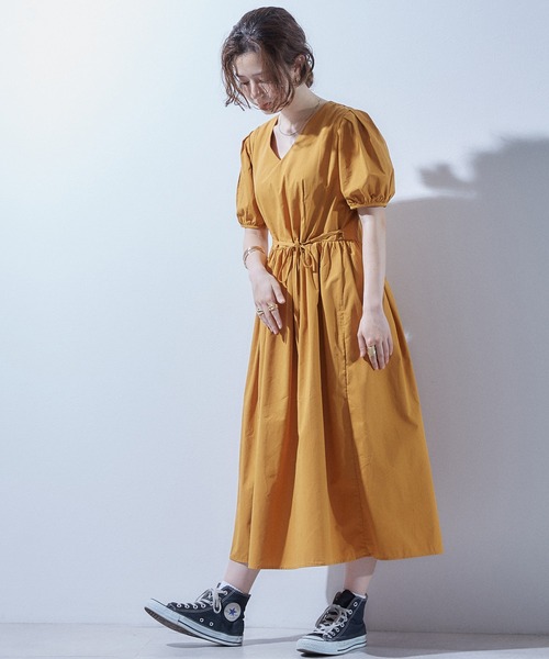 toucher du brise（トゥシェドブリーズ）の「ミドル丈パフスリーブボリュームコットンワンピース（ワンピース・レディース・ホワイト/ブラック/イエロー/ブルー・M）」の6枚目の写真