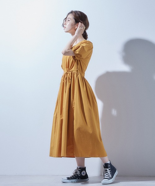 toucher du brise（トゥシェドブリーズ）の「ミドル丈パフスリーブボリュームコットンワンピース（ワンピース・レディース・ホワイト/ブラック/イエロー/ブルー・M）」の8枚目の写真