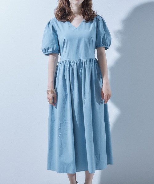 toucher du brise（トゥシェドブリーズ）の「ミドル丈パフスリーブボリュームコットンワンピース（ワンピース・レディース・ホワイト/ブラック/イエロー/ブルー・M）」の14枚目の写真