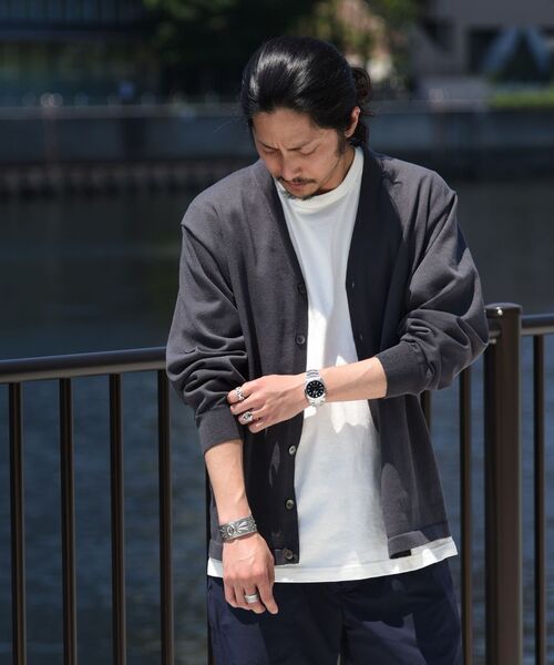 SHIPS（シップス）の「【WEB限定】SHIPS: 《洗えるニットとTシャツがセット》 TECH LINEN レイヤード カーディガン (リラックスフィット)（カーディガン/ボレロ・メンズ・ライトブルー/ネイビー/ダークグレー・SMALL/MEDIUM/LARGE）」の2枚目の写真