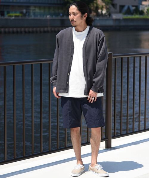 SHIPS（シップス）の「【WEB限定】SHIPS: 《洗えるニットとTシャツがセット》 TECH LINEN レイヤード カーディガン (リラックスフィット)（カーディガン/ボレロ・メンズ・ライトブルー/ネイビー/ダークグレー・SMALL/MEDIUM/LARGE）」の18枚目の写真