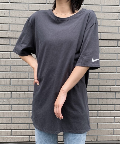 CLEA(クレア)の「Nike ナイキ / ワンポイントTシャツ Core Cotton Tee(Tシャツ/カットソー・レディース・ホワイト/ブラック/チャコール・L/M/XL/S)」の1枚目の写真