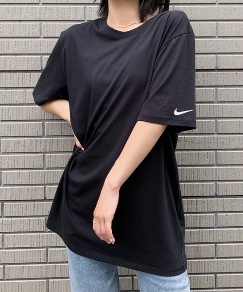 CLEA(クレア)の「Nike ナイキ / ワンポイントTシャツ Core Cotton Tee(Tシャツ/カットソー・レディース・ホワイト/ブラック/チャコール・L/M/XL/S)」の13枚目の写真
