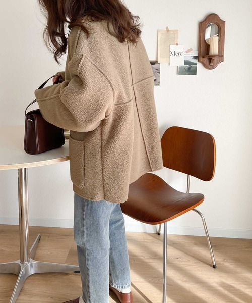 classicalelf（クラシカルエルフ）の「1枚でこなれ感。コーデュロイ×ボア2wayリバーシブルブルゾン（ノーカラージャケット・レディース・ベージュ/ブラウン/アイボリー・LARGE/MEDIUM/X-LARGE）」の4枚目の写真