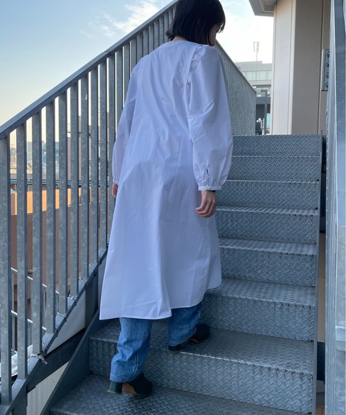 DuKKah(デュカ)の「Dukkah/【低身長向け】2WAYタックスリーブシャツワンピース(シャツ/ブラウス・レディース・ホワイト・XS)」の19枚目の写真