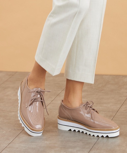 Fabby fabby（ファビィーファビィー）の「スクエア厚底ウィングチップレースアップシューズ（ドレスシューズ・レディース・ブラック/モカ/オフホワイト・MEDIUM/LARGE/SMALL）」の3枚目の写真
