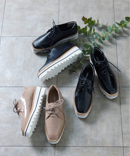 Fabby fabby（ファビィーファビィー）の「スクエア厚底ウィングチップレースアップシューズ（ドレスシューズ・レディース・ブラック/モカ/オフホワイト・MEDIUM/LARGE/SMALL）」の9枚目の写真