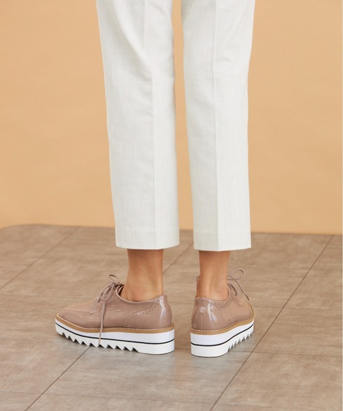 Fabby fabby（ファビィーファビィー）の「スクエア厚底ウィングチップレースアップシューズ（ドレスシューズ・レディース・ブラック/モカ/オフホワイト・MEDIUM/LARGE/SMALL）」の17枚目の写真