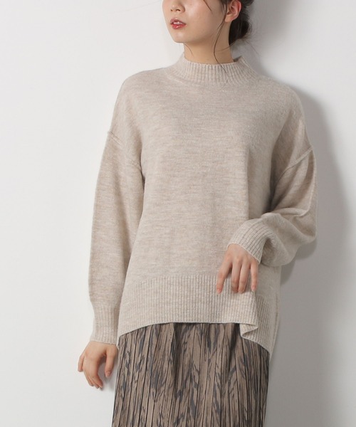 Honeys（ハニーズ）の「後スリットハイネック（ニット/セーター・レディース・アイボリー/杢グレー/ブラウン系その他/ベージュ系その他/グリーン系その他/ブルー系その他/ピンク系その他・LL/S/M/L）」の4枚目の写真