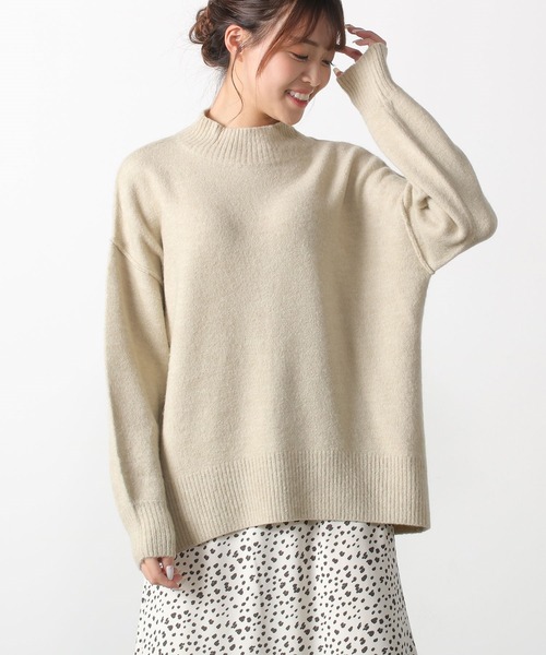 Honeys（ハニーズ）の「後スリットハイネック（ニット/セーター・レディース・アイボリー/杢グレー/ブラウン系その他/ベージュ系その他/グリーン系その他/ブルー系その他/ピンク系その他・LL/S/M/L）」の5枚目の写真