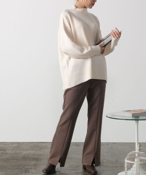 Honeys（ハニーズ）の「後スリットハイネック（ニット/セーター・レディース・アイボリー/杢グレー/ブラウン系その他/ベージュ系その他/グリーン系その他/ブルー系その他/ピンク系その他・LL/S/M/L）」の11枚目の写真