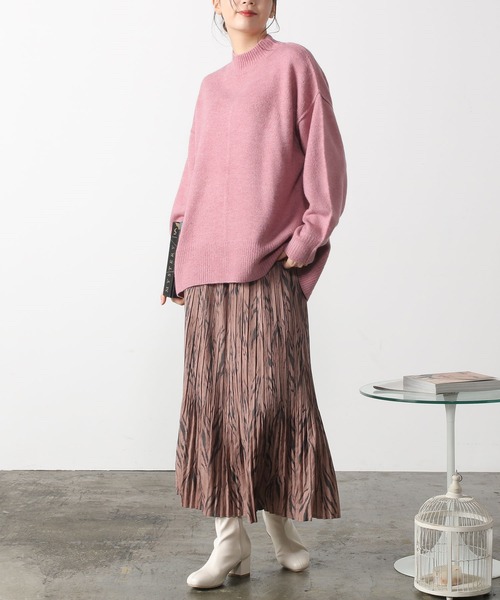 Honeys（ハニーズ）の「後スリットハイネック（ニット/セーター・レディース・アイボリー/杢グレー/ブラウン系その他/ベージュ系その他/グリーン系その他/ブルー系その他/ピンク系その他・LL/S/M/L）」の16枚目の写真