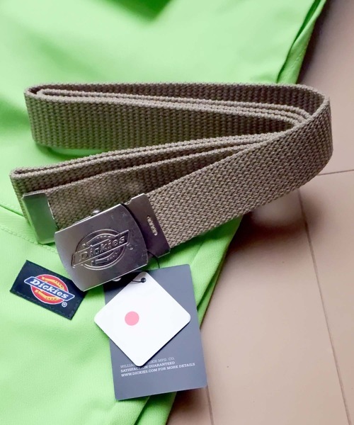 Dickies（ディッキーズ）の「Dickies　32mm アイコンロゴ GI ベルト（ベルト・メンズ・オフホワイト/ホワイト×ブラック/ベージュ/モスグリーン系/モスグリーン/ネイビー系/ブラック×ホワイト/ブラック・FREE）」の5枚目の写真