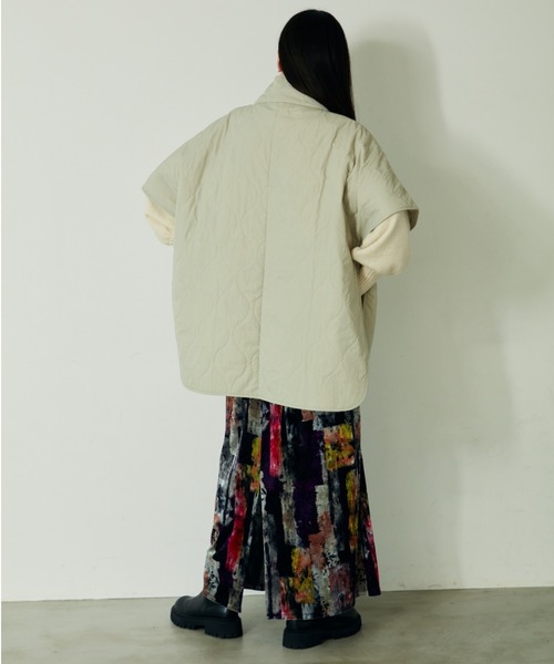 VACANCY（ヴァカンシー）の「ライトキルティング中綿ベスト（ダウンベスト・レディース・ブラック/カーキ/グレイッシュベージュ/ブルー・FREE）」の17枚目の写真