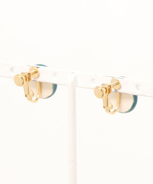 tone(トーン)の「【irodori】金彩dot earring(round 深緑)(イヤリング・レディース・ダークグリーン・FREE)」の2枚目の写真