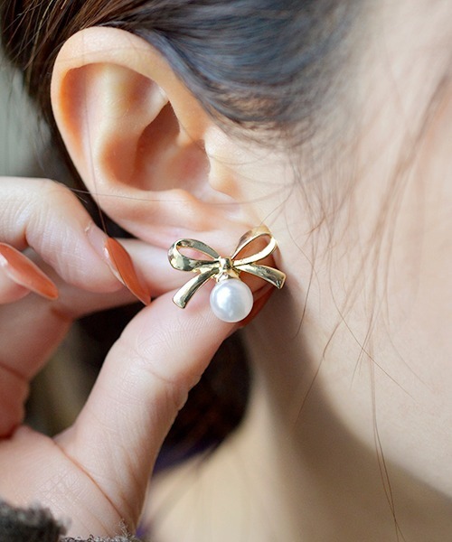 F D リボン パールピアス ピアス 両耳用 Fun Daily ファンアンドデイリー のファッション通販 Zozotown F D リボン パールピアス ピアス 両耳用 Fun Daily ファンアンドデイリー のファッション通販 Zozotown