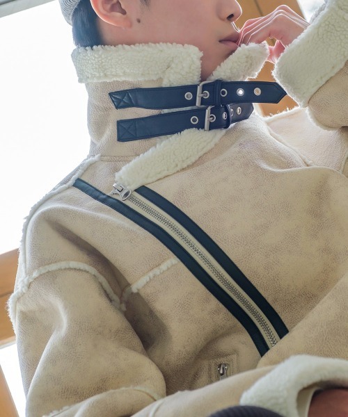 improves(インプローブス)の「フェイクムートン ワイド ダブルライダース ジャケット(ムートンコート・メンズ・ベージュ/アイボリー/ブラック・LARGE/MEDIUM)」の6枚目の写真