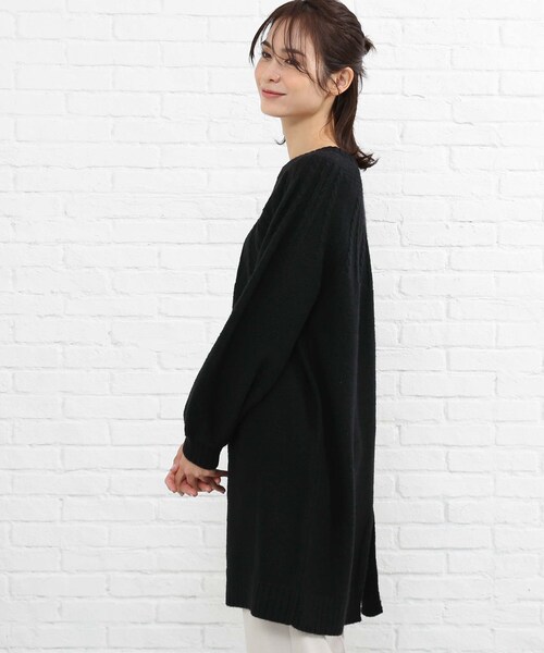 SHOO・LA・RUE(シューラルー)の「◆ふんわり求心編みチュニックワンピース(ニット/セーター・レディース・ピンク系/ライトブルー/オフホワイト/ブラック・00)」の5枚目の写真