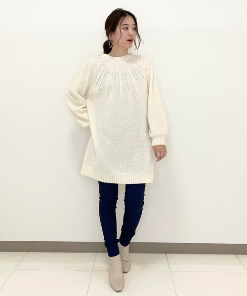 SHOO・LA・RUE(シューラルー)の「◆ふんわり求心編みチュニックワンピース(ニット/セーター・レディース・ピンク系/ライトブルー/オフホワイト/ブラック・00)」の13枚目の写真