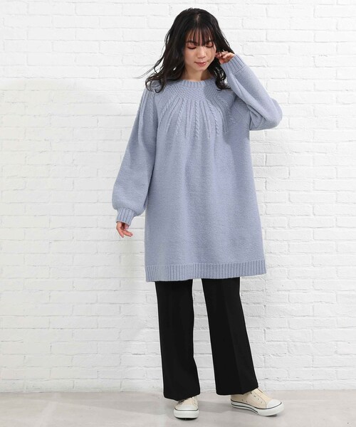 SHOO・LA・RUE(シューラルー)の「◆ふんわり求心編みチュニックワンピース(ニット/セーター・レディース・ピンク系/ライトブルー/オフホワイト/ブラック・00)」の17枚目の写真