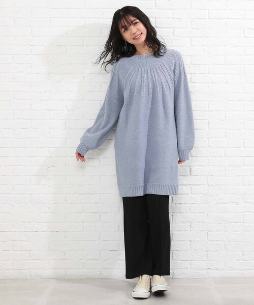 SHOO・LA・RUE(シューラルー)の「◆ふんわり求心編みチュニックワンピース(ニット/セーター・レディース・ピンク系/ライトブルー/オフホワイト/ブラック・00)」の10枚目の写真