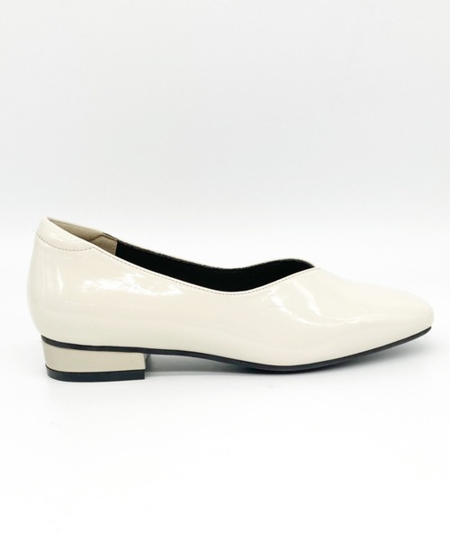 Noubel Voug Relax（ヌーベルヴォーグリラックス）の「【晴雨兼用】 ソフトエナメルタイプ スクエアトゥ ローヒール パンプス【2022新作】（レインシューズ・レディース・ブラック/グレイッシュベージュ/アイボリー/モスグリーン・M/S/L/LL）」の6枚目の写真