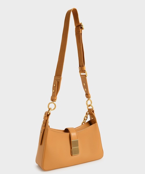 CHARLES & KEITH（チャールズ & キース）の「チェーンハンドル