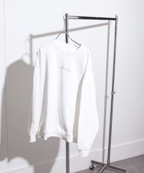 NILWAY（ニルウェイ）の「ファインコットン裏毛nilway筆記ロゴ刺繍ビッグクルー（スウェット・メンズ・ブラック/オフホワイト/グリーン/チャコール・MEDIUM/LARGE）」の2枚目の写真