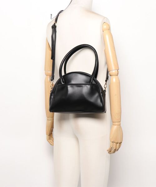 LATINA（ラティーナ）の「フェイクレザーテリーヌバッグ（ハンドバッグ・レディース・ブラック・FREE）」の5枚目の写真