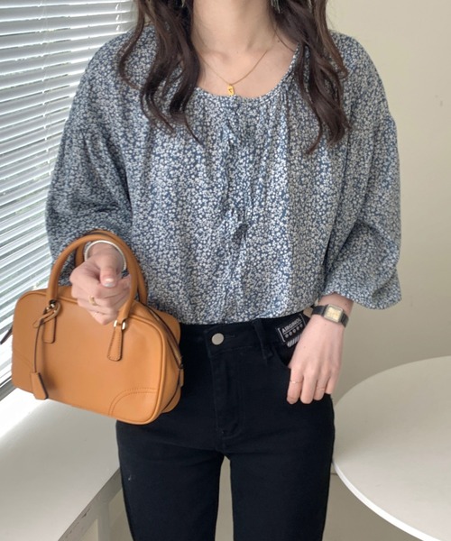 emi+(エミプラス)の「ボリューム袖花柄ブラウス(シャツ/ブラウス・レディース・ブルー/グリーン・M/L)」の10枚目の写真