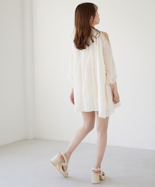 Heather(ヘザー)の「ヴィンテージ風肩開きチュニック(7分袖) 276360(シャツ/ブラウス・レディース・ベージュ/オフホワイト/ブラック・FREE)」の6枚目の写真