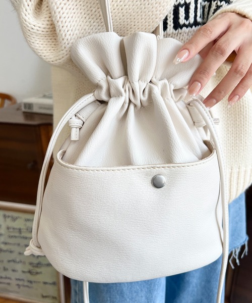 セール】【累計販売数2万個突破！】フェイクレザー巾着バッグ