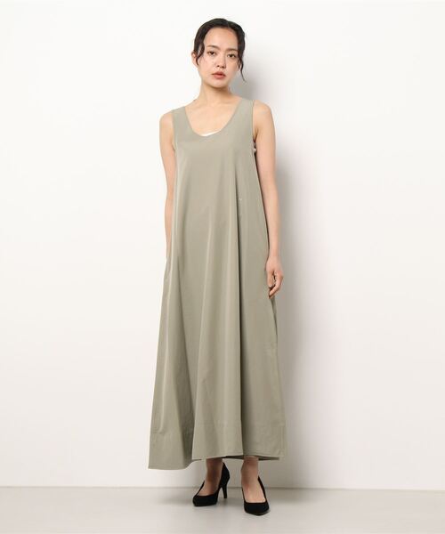 GYMPHLEX（ジムフレックス）の「Gymphlex | ポリエステルタフタ ノースリーブフレアワンピース WOMEN（ワンピース・レディース・グレイッシュベージュ/チャコール・14）」の15枚目の写真