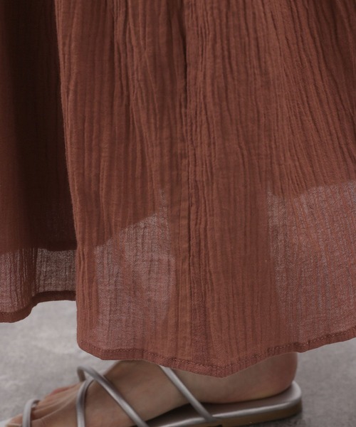 LAKOLE（ラコレ）の「クリンクルVティアードワンピース / 277584（ワンピース・レディース・ブラック/ブラウン/グリーン・SMALL/MEDIUM）」の17枚目の写真