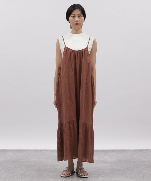 LAKOLE（ラコレ）の「クリンクルVティアードワンピース / 277584（ワンピース・レディース・ブラック/ブラウン/グリーン・SMALL/MEDIUM）」の10枚目の写真