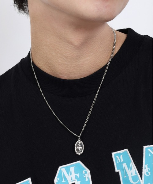 SPINNS（スピンズ）の「コインモチーフデザイン ステンレスチェーンネックレス（ネックレス・メンズ・シルバー系1/シルバー系2/シルバー系3/シルバー系4/シルバー系5/ゴールド系1/ゴールド系2/ゴールド系3/ゴールド系4/ゴールド系5・ONESIZE）」の5枚目の写真