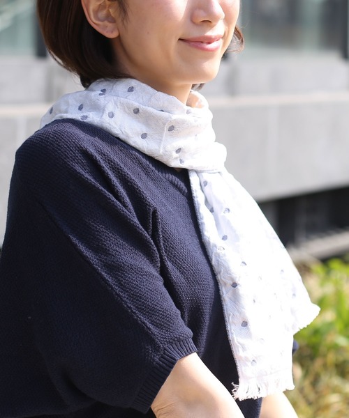 sankyo shokai(サンキョウショウカイ)の「接触冷感UVカットひんやりタオルマフラー(アウトドアグッズ・レディース・ネイビー/グレー/グレー系/ネイビー系・FREE)」の11枚目の写真