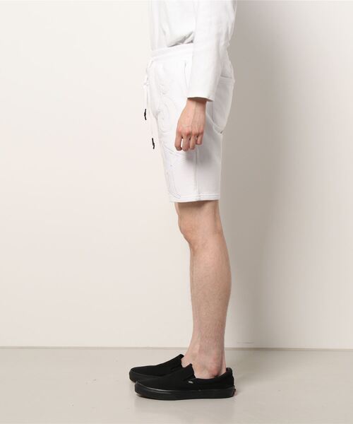 LUXE/R(ラグジュ)の「(RM)【ユニセックス】【LUXE/R】モノグラム ビッグ ロゴ ワッペン ショートパンツ(スウェットパンツ・メンズ・ホワイト/ブラック/杢グレー・MEDIUM/LARGE)」の4枚目の写真