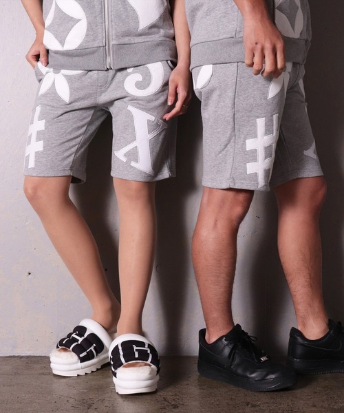 LUXE/R(ラグジュ)の「(RM)【ユニセックス】【LUXE/R】モノグラム ビッグ ロゴ ワッペン ショートパンツ(スウェットパンツ・メンズ・ホワイト/ブラック/杢グレー・MEDIUM/LARGE)」の3枚目の写真