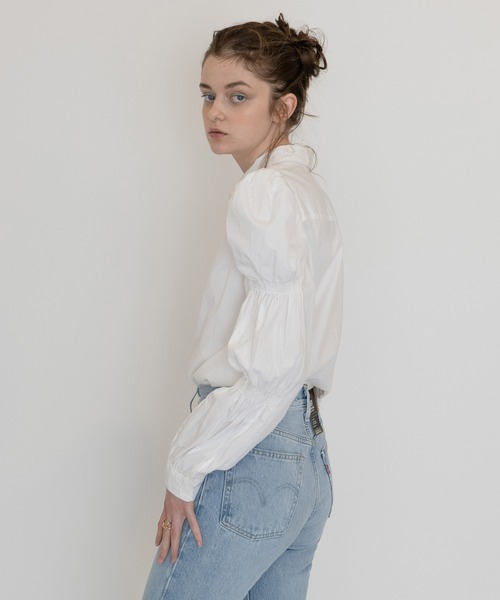 Levi's(リーバイス)の「シンクドスリーブブラウス BRIGHT WHITE(シャツ/ブラウス・レディース・マルチ・S/M/XS)」の2枚目の写真
