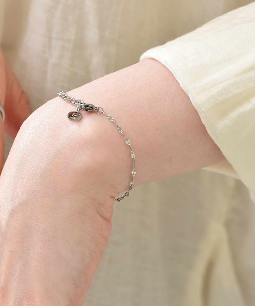 LHME（エルエイチエムイー）の「【WEB限定】”Gleam”ペタルチェーンブレスレット/サージカルステンレス（金属アレルギー対応）【LHME / エルエイチエムイー】（ブレスレット・レディース・シルバー/ゴールド・ONE SIZE）」の20枚目の写真